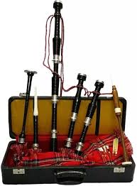 Svart Skotsk Säckpipa med Kunglig Stewart Tartan